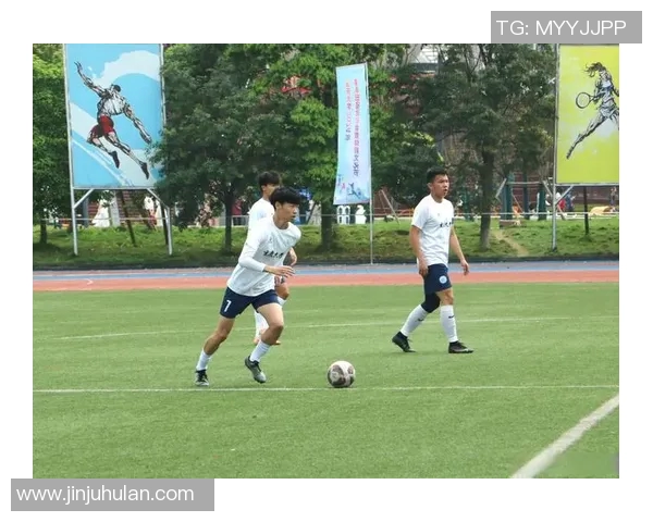 当年的球星与绿茵岁月那些年闪耀赛场的经典足球记忆